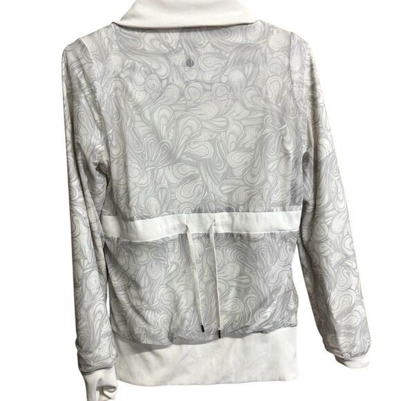 511. Lululemon reversible paisley print jacket size 4 - Picture 11 of 14
